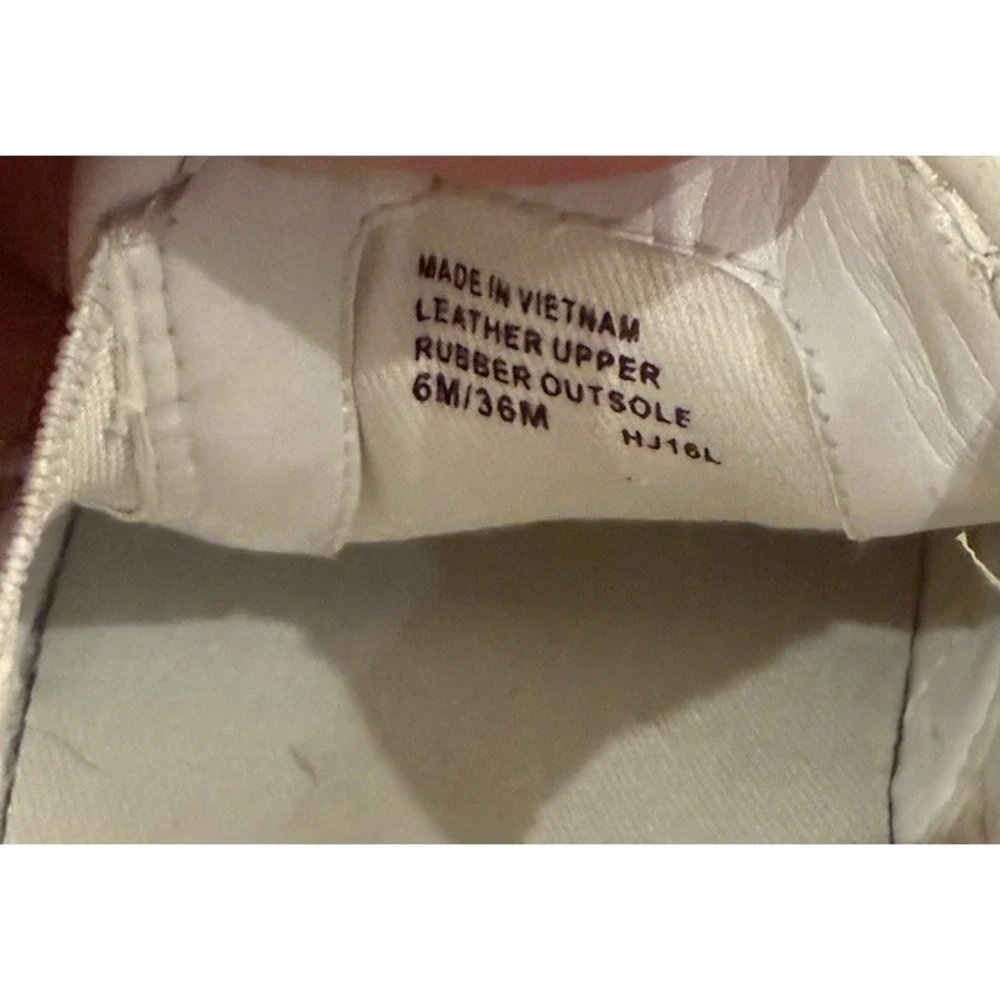 Michael KORS KEATON WHITE MK LOGO LASERED SILVER CUT OUT SLIP ON SNEAKERS 6M
